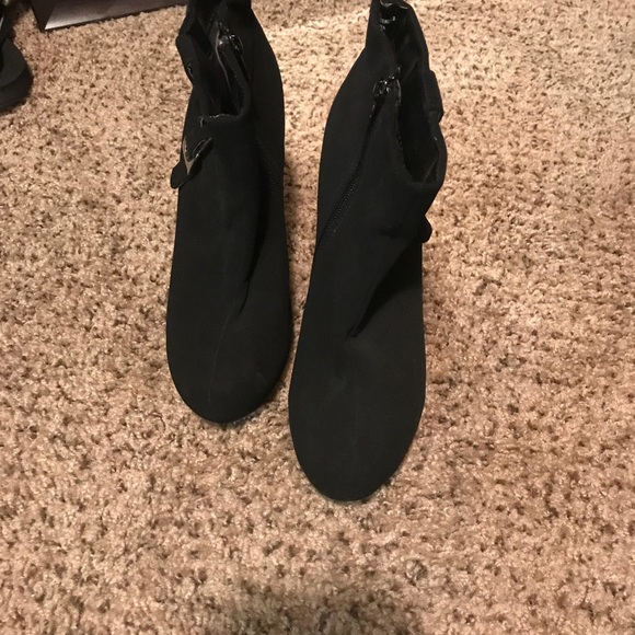 Shoes - Picture 2 of 2